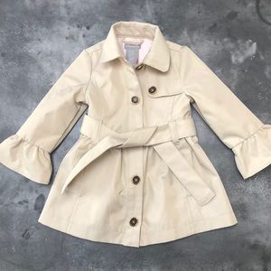 BELIEVE IT! it’s a TAHARI baby trench and it’s 😍